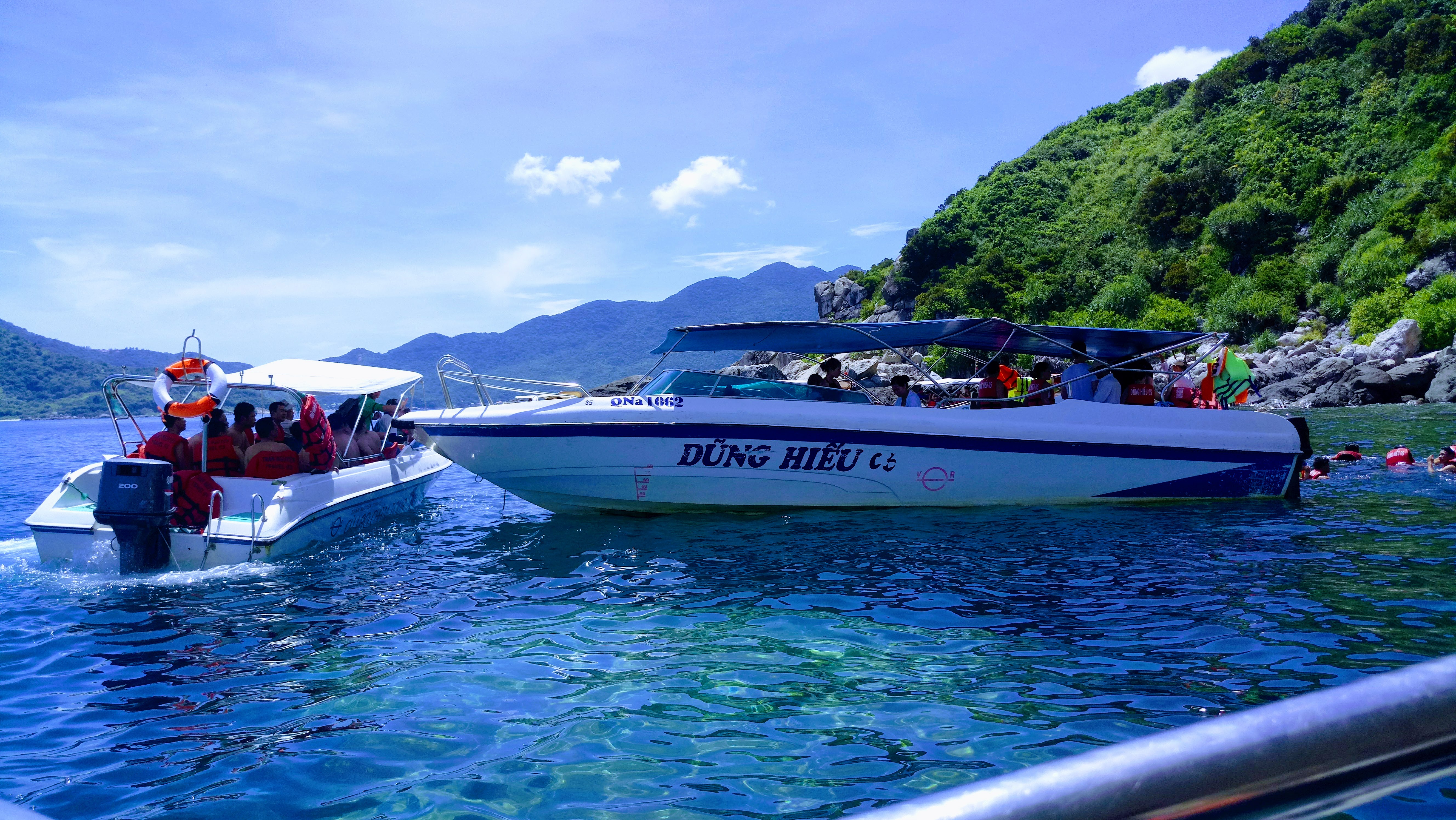 Enjoy snorkeling at Cham Island – Full day trip