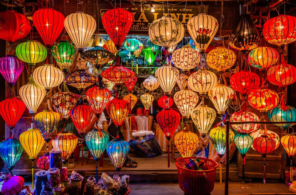 A Culinary Journey Through Hoi An's Night Market and Street Food