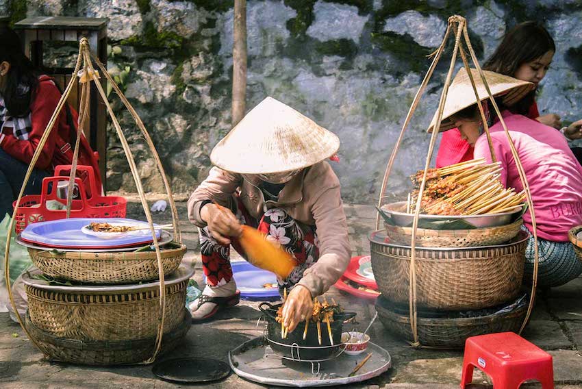 Discover Local Food in Hoi An Old Town