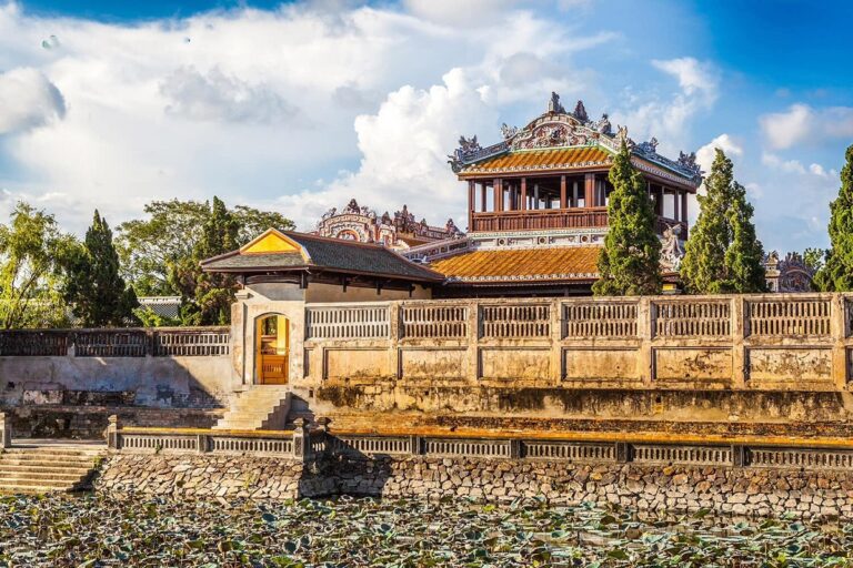 Experiencing the Heart of Central Vietnam: Daily Tours and Seamless Travel