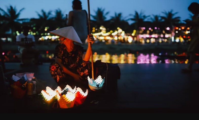 https://hoianlocaltours.com/hoi-an-old-town
