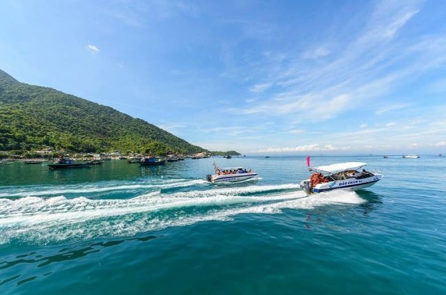 Enjoy snorkeling at Cham Island – Full day trip